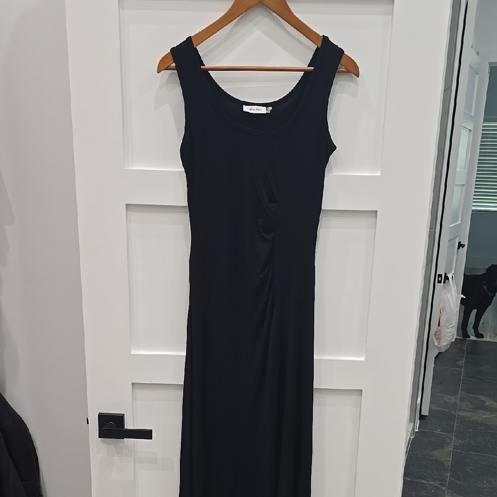 Elegant Black Sleeveless Dress